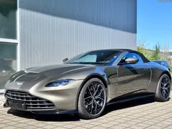 Aston Martin  V8