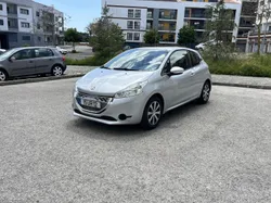 Peugeot 208 1.4 HDI (Caixa Automática)