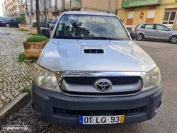 Toyota Hilux 2.5 D-4D 2WD CE AC