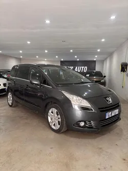 PEUGEOT 5008 1.6 HDI 115ch 1 Proprietaire