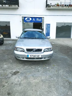 Volvo V40 1.6i (192.000 Kms/Ano 2003)