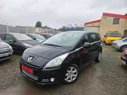 Peugeot 5008 1.6 hdi 112cv *finition active* *7 places* *toit pano* *gps euro* *reg/ lim de vitesse* *radar arriere