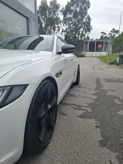 Jaguar XE R Sport