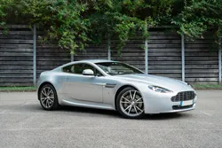 ASTON MARTIN V8 VANTAGE 4,7L 426CH – Siège Carbone