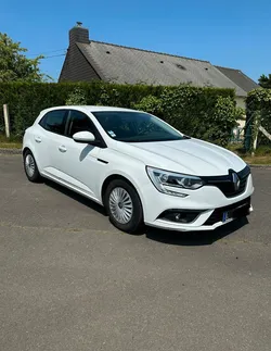 Renault Mégane IV - Société