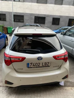 TOYOTA Yaris 100H 1.5 Advance