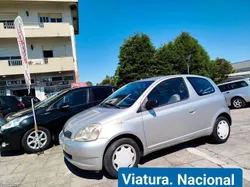 Toyota Yaris 1.0 i  Economico   ( Viatura Nacional  )