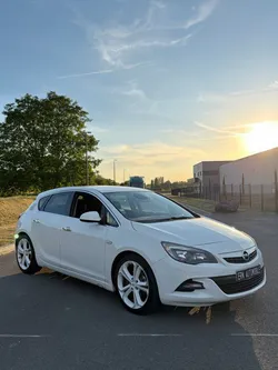 Opel astra 1.7 cdti white édition