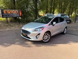 FORD FIESTA 1.5 TDCI 85Ch TITANIUM - CAMERA DE RECUL - CARPLAY - CLIMATISATION - FEUX AUTO - REGULATEUR - GPS