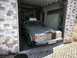 Rolls Royce Silver Spur 2 axle rigid body 4 door saloon