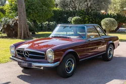 MERCEDES-BENZ 250 SL Pagode W113