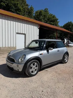Mini Cooper 1.4L One D 75cv diesel / boîte 6 / Clim / Bluetooth