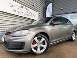 Volkswagen Golf VII GTI 2.0 TSI 220 107 000 KM Carnet Facture OK Sieges ecossais / Gps / Radar AV AR / Bleutooth / Regul / Clim / .....