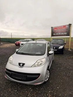 Peugeot 107 ÉDITION SPORT 1.0 essence 06/2007 162.000km premier main , CT -6mois, révision complet fait, moteur a chaîne , 5 portes, 5places , 3/4fois par CB ,
