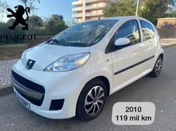 Peugeot 107 1.0 Gasolina * 68 Cavalos * Multimídia CarPlay + Câmera de Ré * Revisado * Motor Toyota