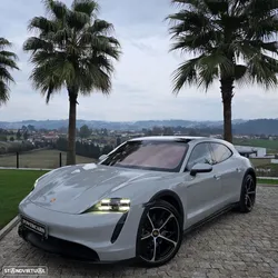 Porsche Taycan Cross Turismo 4