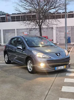 Peugeot 207 1.4i 16v