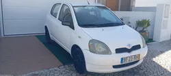 Toyota Yaris 1.0 Terra , em bom estado.