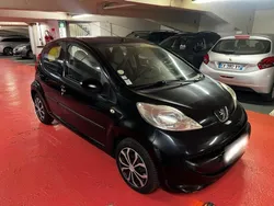 Peugeot 107 1.0 ess 68 ch 5p / Trendy / Clim / EMBRAYAGE OK / 166 990 km / GARANTIE 3 MOIS / CRIT AIR 2 / 1 er Main