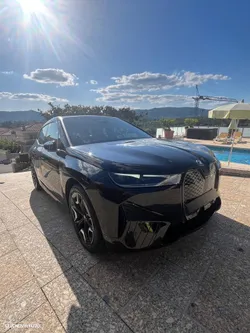 BMW iX xDrive 50 Pack Desportivo