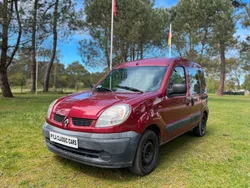 Kangoo 1L5 dci de 2003. 5 places 5 portes avec deux portes latérales coulissantes. Entretien à jour. Courroie de distribution, pompe à eau, vidange, tous les filtres, CT ok