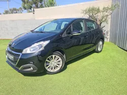 Peugeot 208 208 1.2 PureTech Signature APENAS 81.000 km