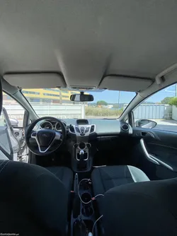 Ford Fiesta New fiesta titanium 1.2