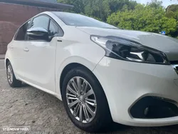 Peugeot 208 1.5 BlueHDi Signature