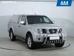 Nissan Navara 2.5 dCi 171CH 4X4 BVM - Carnet Entretien - Hardtop - Climatisation - Régulateur - Attelage - Sièges Chauffant - 159 000KM