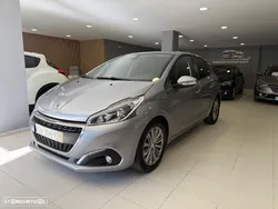Peugeot 208 1.2 PureTech Signature