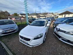 Volvo V40 D2 1.6 115 cv très bon état distribution neuve caméra de recul