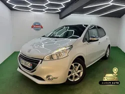 Peugeot 208 1.2 PTC 82CH Edition ENVY START-STOP Distribution fait Révisé 12mois Garantie Offerte