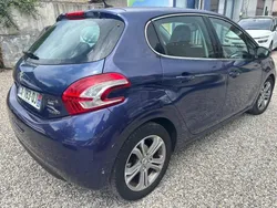 Peugeot 208 GENERATION-I 1.6 E-HDI 90 ALLURE
