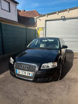 AUDI A3 Série 2 Sportback 1.6 ESS 7cv 102cv Boîte auto