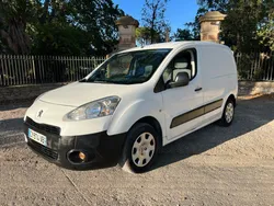 PEUGEOT Partner II 1.6 HDI 75 Pack CD Clim 3 Places attelage tva récupérable