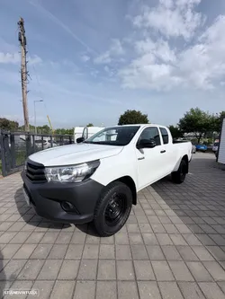 Toyota Hilux 2.4 D-4D 2WD CE