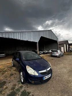 Opel Corsa 2006 – 1.4 Essence – Boîte manuelle – 240 000 km