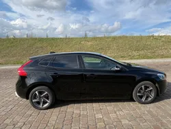 Volvo v40 momentum d3 2.0 diesel 120cv annee 2017