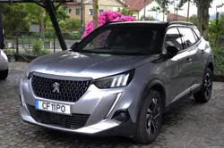 Peugeot 2008 1.2 PURE TECH GT EAT8