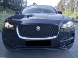 Jaguar F-Pace 2.0 i 4D Prestige - CX. Manual - GPS - Camara Marcha Tras - Classe 1 Portagens - DISTRIBUIÇAO NOVA