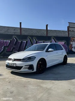 VW Golf 2.0 TSI GTI DSG Performance