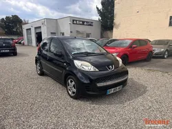 Peugeot 107 1.0 12v 68 ch Black & Silver / 2012 / Climatisation / 81 650 km