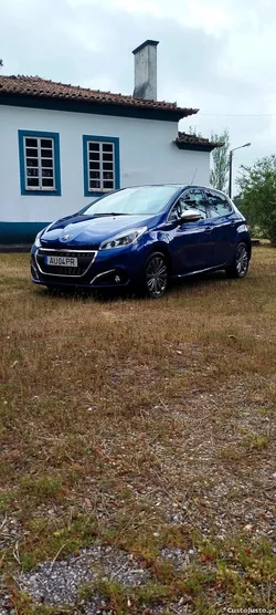 Peugeot 208 1.2 style full extras