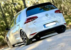 VW Golf GTI PERFORMANCE