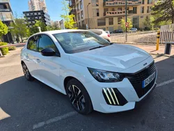Peuget e-208 136cv allure
