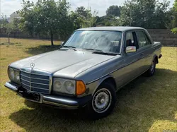 Mercedes-Benz 240 W123