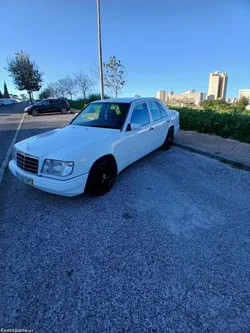 Mercedes-Benz E 250 2.5 caixa automática