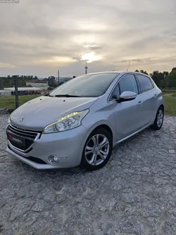 Peugeot 208 Allure