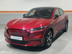 Ford Mustang Mach-E Alargada