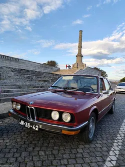 BMW 518 E12